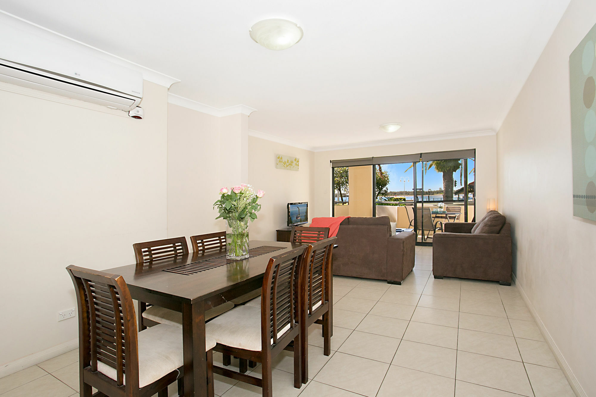 แซนด์คาสเซิลส์ ออน เดอะ บรอดวอเทอร์ Aparthotel โกลด์โคสต์ ภายนอก รูปภาพ