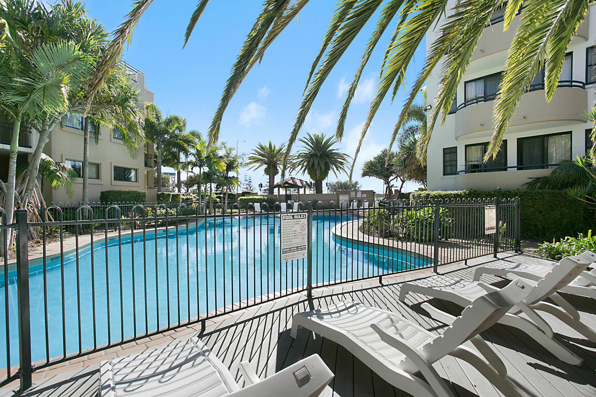 แซนด์คาสเซิลส์ ออน เดอะ บรอดวอเทอร์ Aparthotel โกลด์โคสต์ ภายนอก รูปภาพ